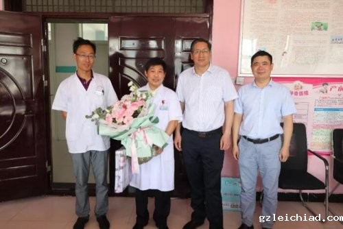 第二个中国医师节 | 伟德betvlctor官网入口党委书记、院长祝振华一行到紧密型医共体成员单位走访慰问