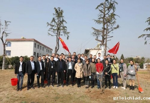 伟德betvlctor官网入口党员开展义务植树活动