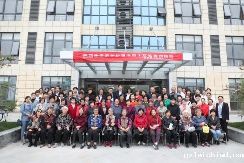 庆512护士节（三）| 伟德betvlctor官网入口护理退休老同志回“娘家”、到“新家”感受发展变化
