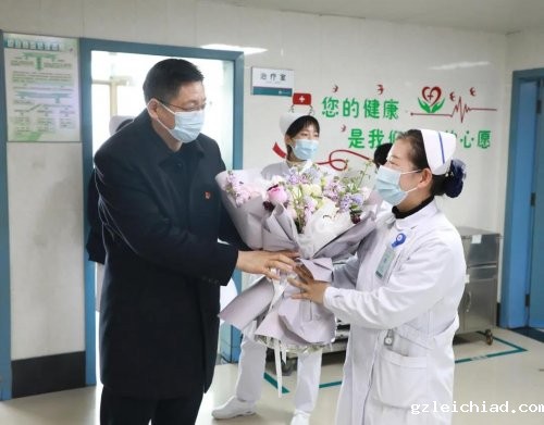 春暖三月 | 伟德betvlctor官网入口开展三八妇女节慰问活动