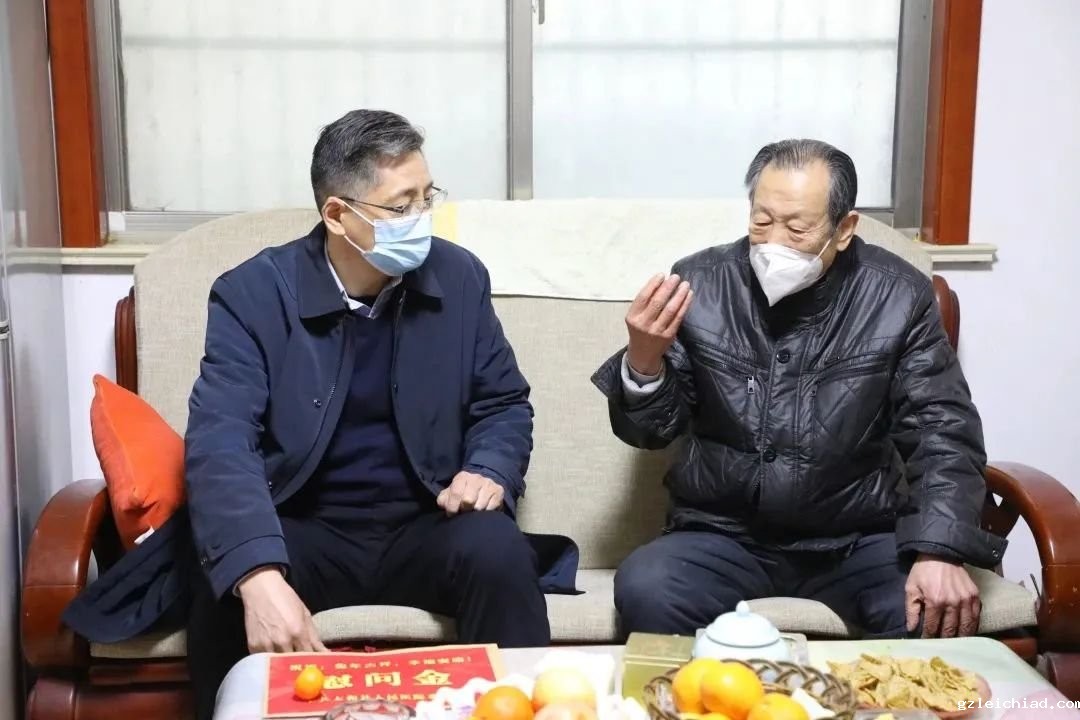 伟德betvlctor官网入口党委看望慰问优秀医务人员代表