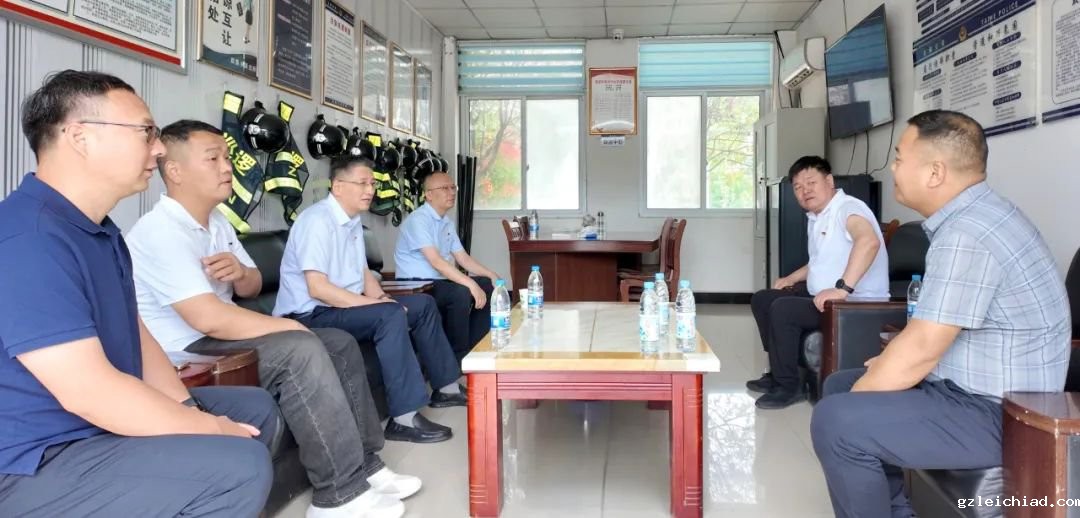 伟德betvlctor官网入口党委慰问驻村干部.